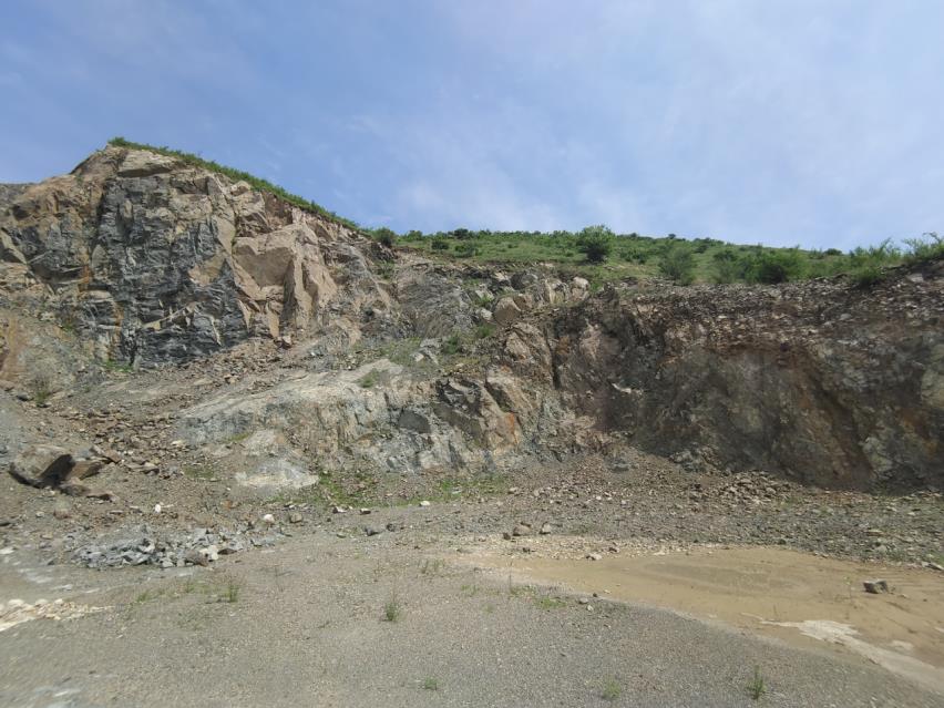 敖汉旗金原碎石有限责任公司 年0.5万立方米建筑用安山岩露天开采项目安全预评价报告